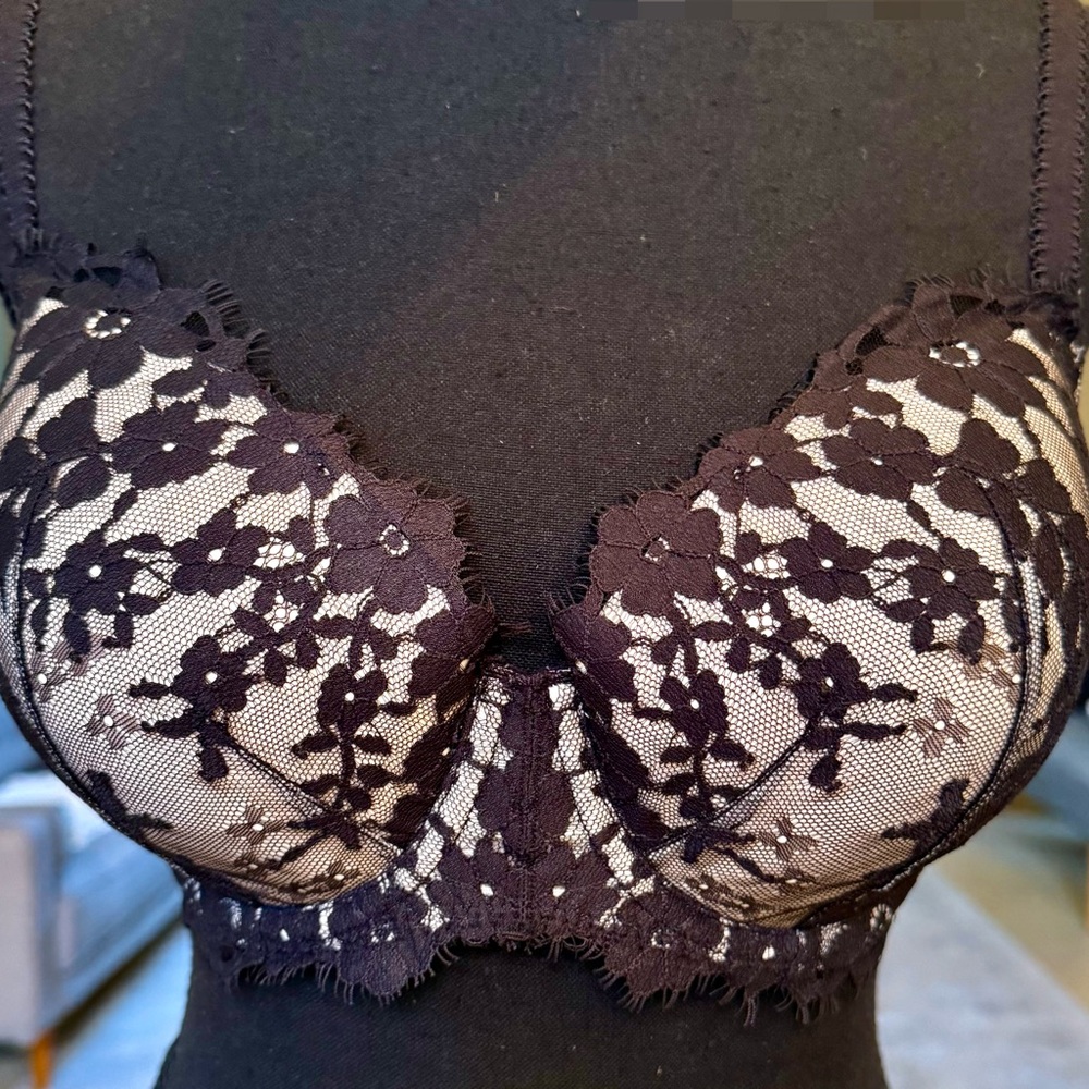 Victoria Secret Elegant Black Lace Bra 32DDD